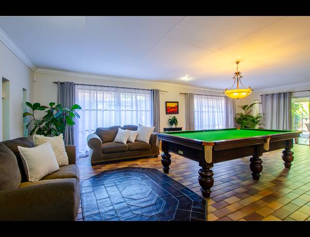 6 BEDROOM FREESTANDING FOR SALE IN WINGATE PARK